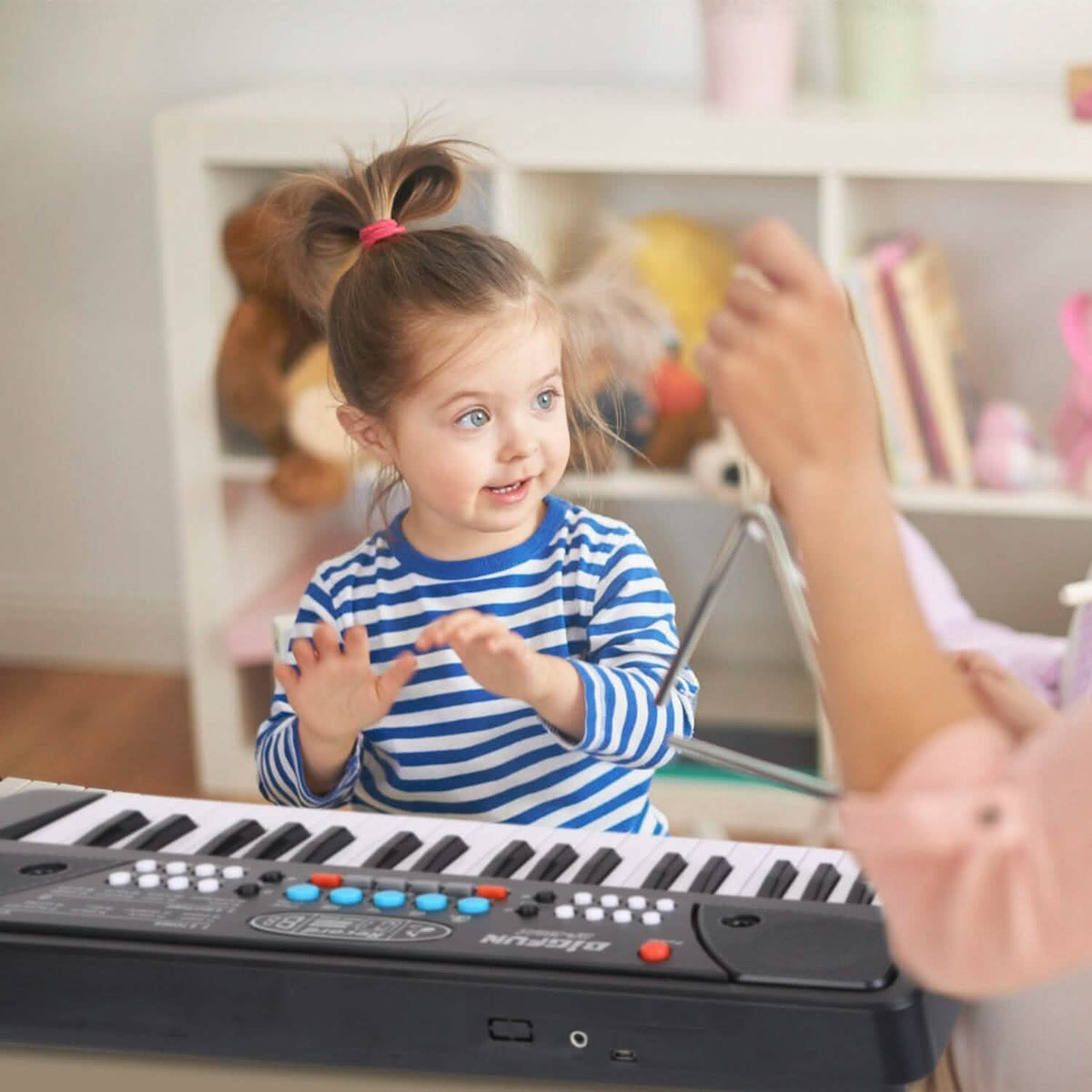 37 Keys Multifunctional Digital Music Electronic Keyboard Instrument with Microphone