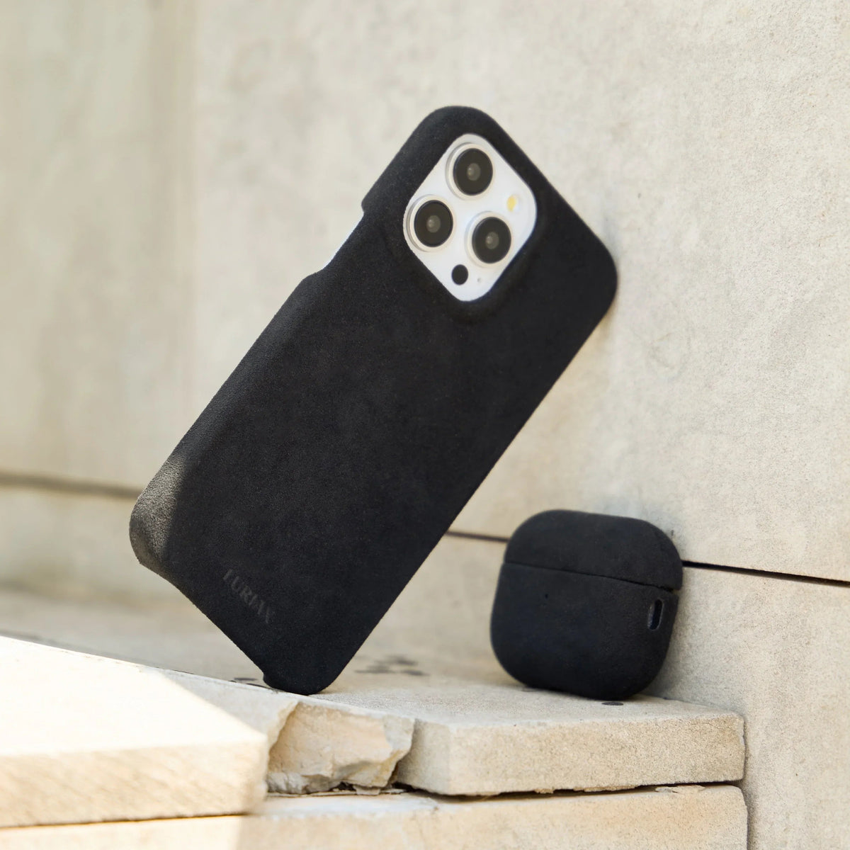 iPhone 15 Slim Alcantara Case The Minimal Luriax