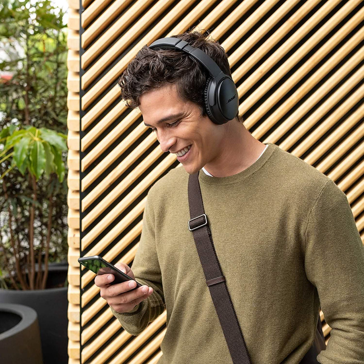 Wireless Bluetooth Noise Cancelling Headphones Bose QuietComfort 35 II